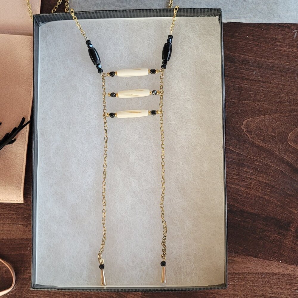 Long necklace with vintage beads (1920s)